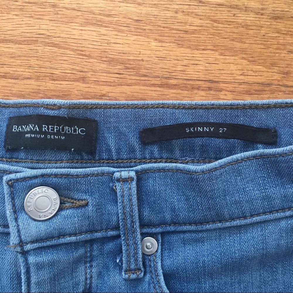 Adorable Banana Republic skinny jeans - size 27